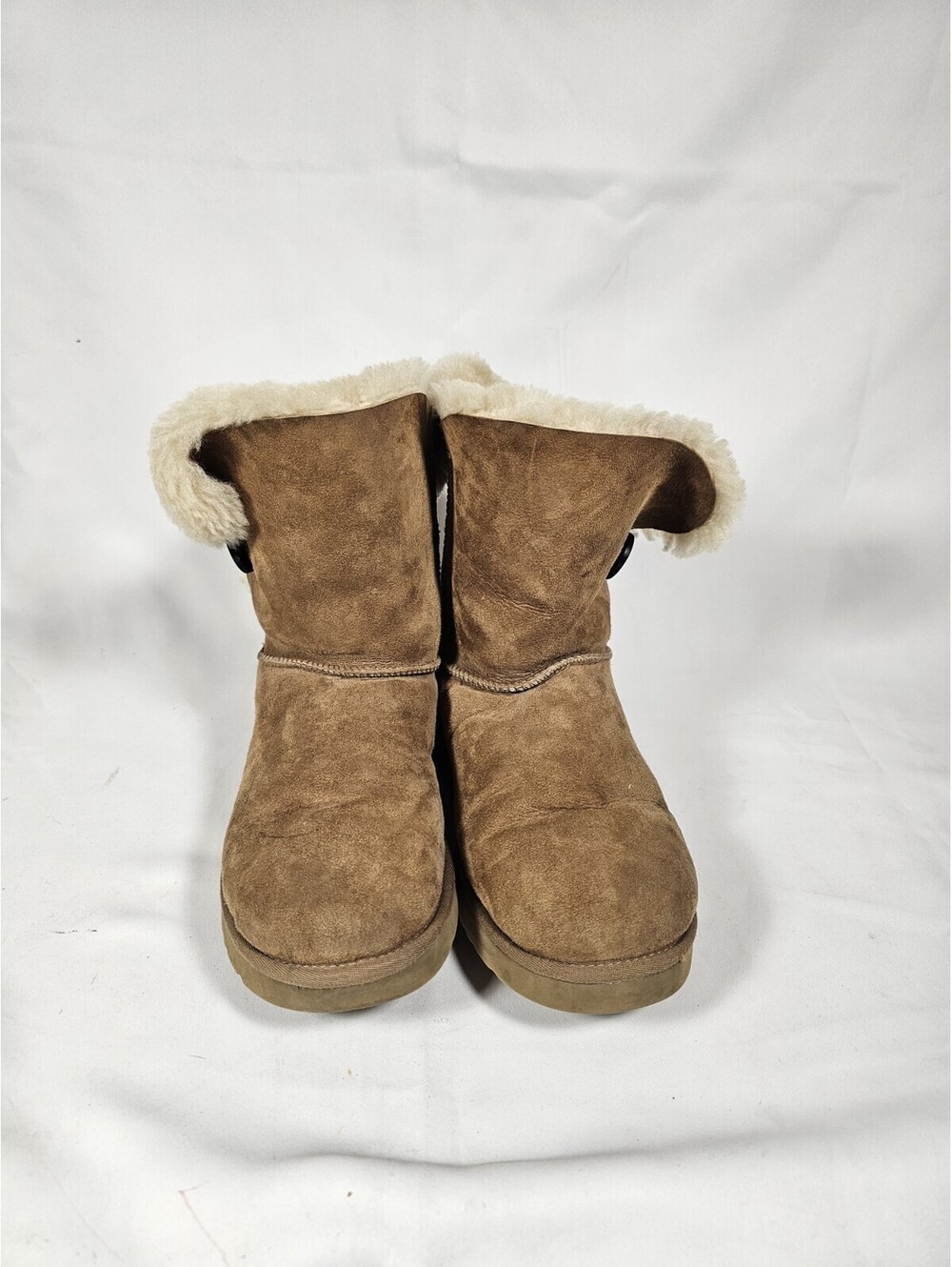 UGG Australia Bailey Button 5803 Brown Suede Sheepskin Lined Boots Women’s 10